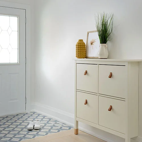 After - Foyer